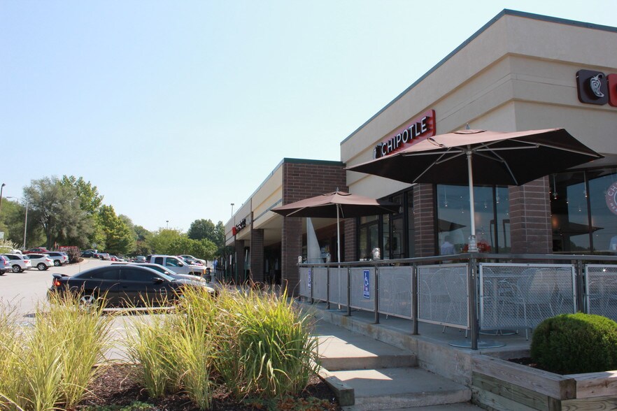 More Photos Of 6863-6879 W 91st St, Overland Park Unknown For Lease