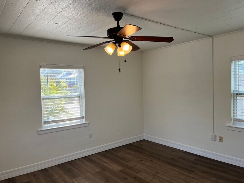 More Photos Of 511 N 2nd St, Fort Pierce Apartments For Sale