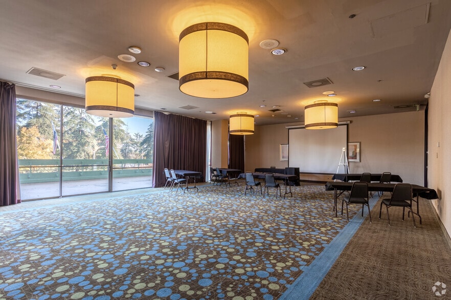 More Photos Of 1055 Van Ness Ave, Fresno Hotel For Sale