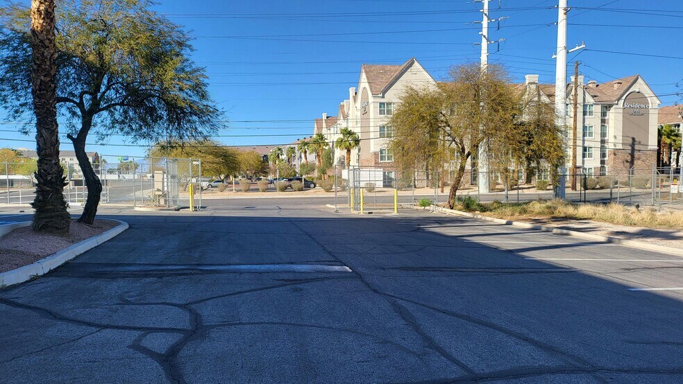 More Photos Of 3325-3326 W Oquendo Rd, Las Vegas Warehouse For Lease