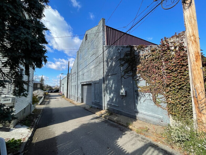More Photos Of 3001 Pulawski Way, Pittsburgh Warehouse For Sale