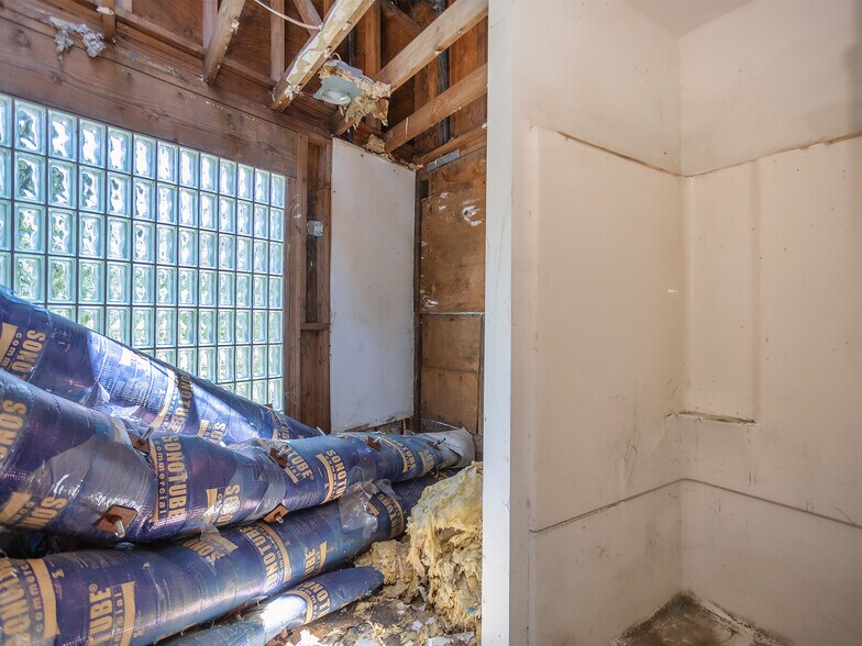 More Photos Of 4463 Bellflower Ave, West Toluca Lake Apartments For Sale