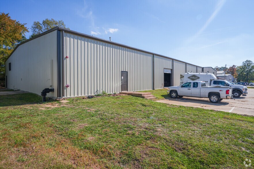 More Photos Of 216 Industrial Dr, Ridgeland Warehouse For Sale