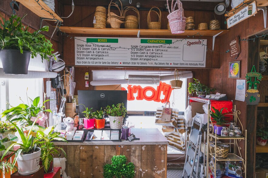 More Photos Of 2774 Oneida St, Sauquoit Specialty For Sale