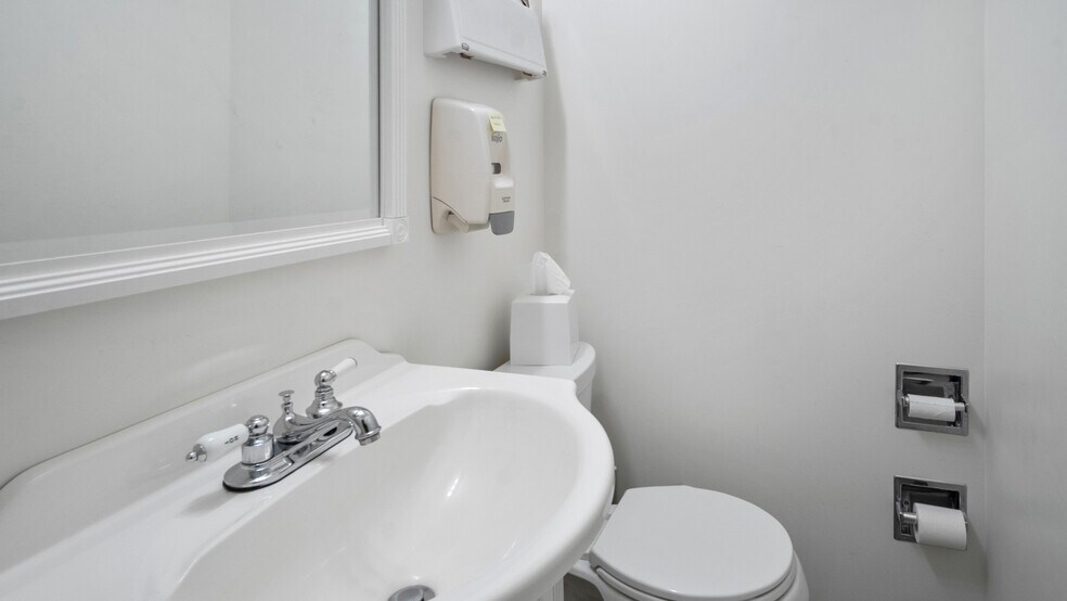 More Photos Of 224 N Washington St, Havre De Grace Office For Sale