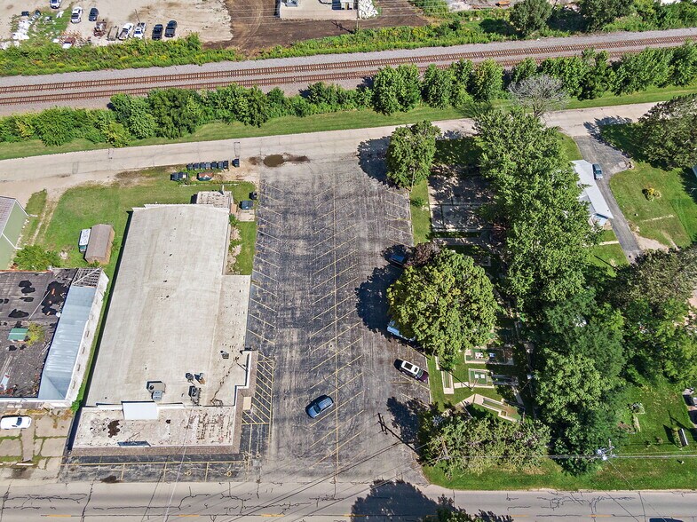 More Photos Of 927 E Railroad St, Sandwich Bowling Alley For Sale