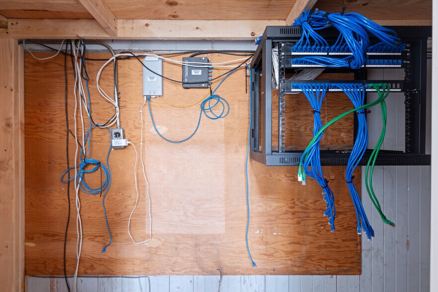 More Photos Of 4512-4514 Hollis St, Emeryville Warehouse For Lease