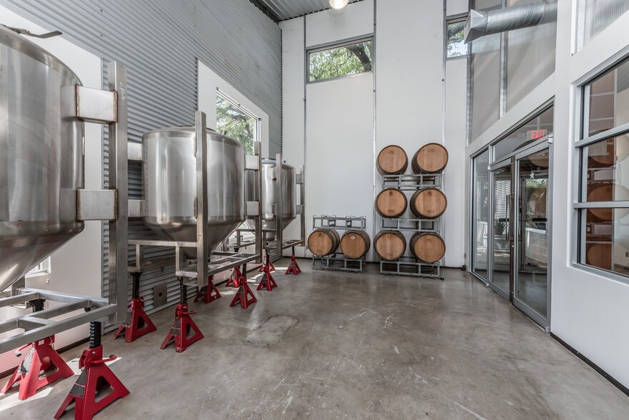 More Photos Of 330 TC Jester Blvd, Houston Winery Vineyard For Sale