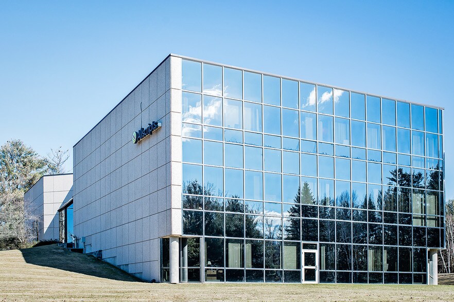 More Photos Of 25 Green Mountain Dr, South Burlington Office For Sale