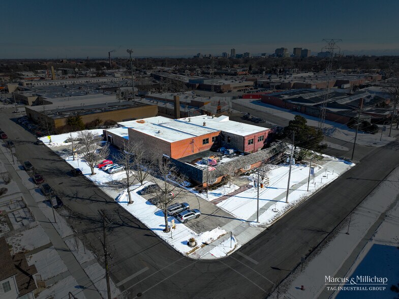 More Photos Of 2117 Greenleaf St, Evanston Warehouse For Sale