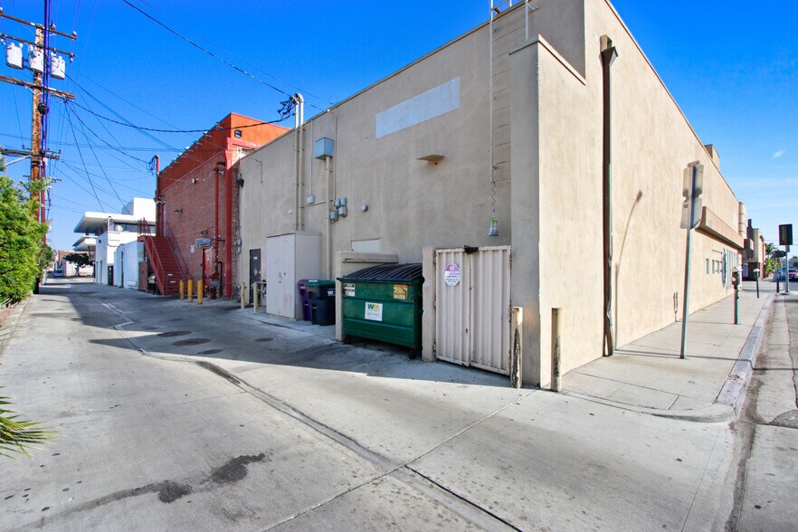 More Photos Of 5242-5246 E 2nd St, Long Beach Restaurant For Lease