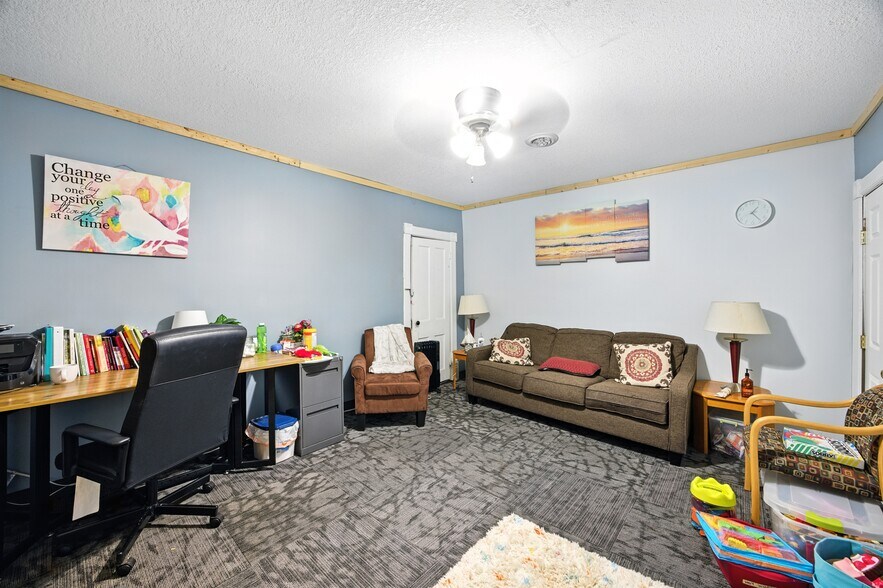 More Photos Of 12814 Lake Blvd, Lindstrom Storefront Retail Office For Lease