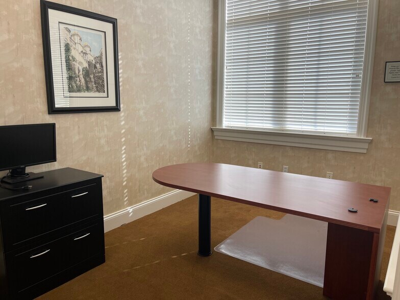 More Photos Of 1185 Immokalee Rd, Naples Office For Lease