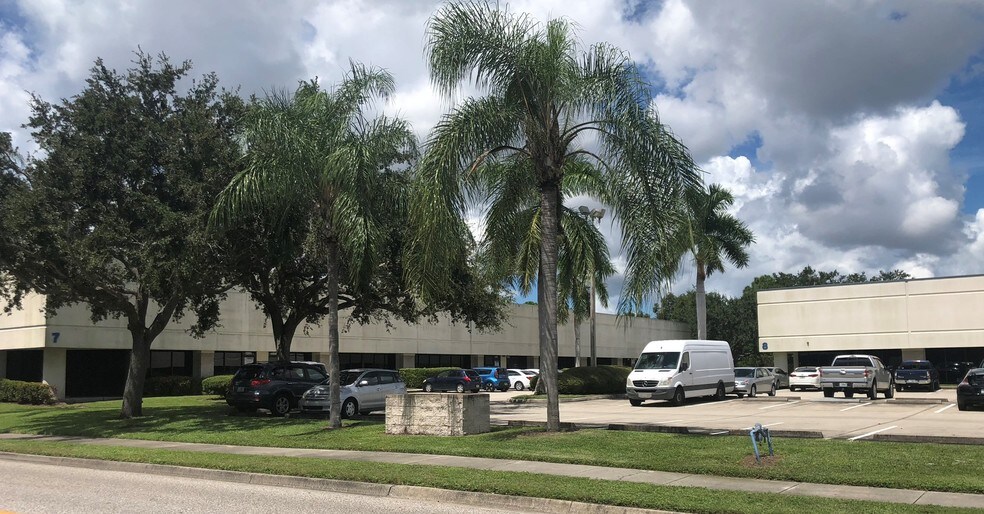 More Photos Of 7602-7644 15th St E, Sarasota Unknown For Lease