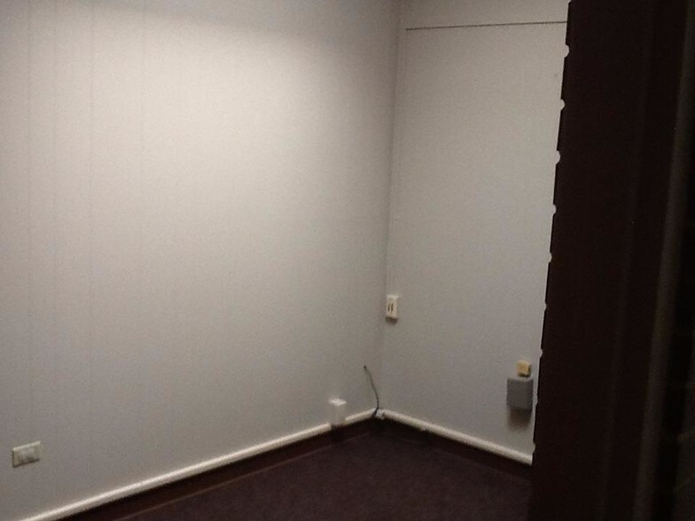 More Photos Of 513 Ridge Rd, Munster Medical For Lease