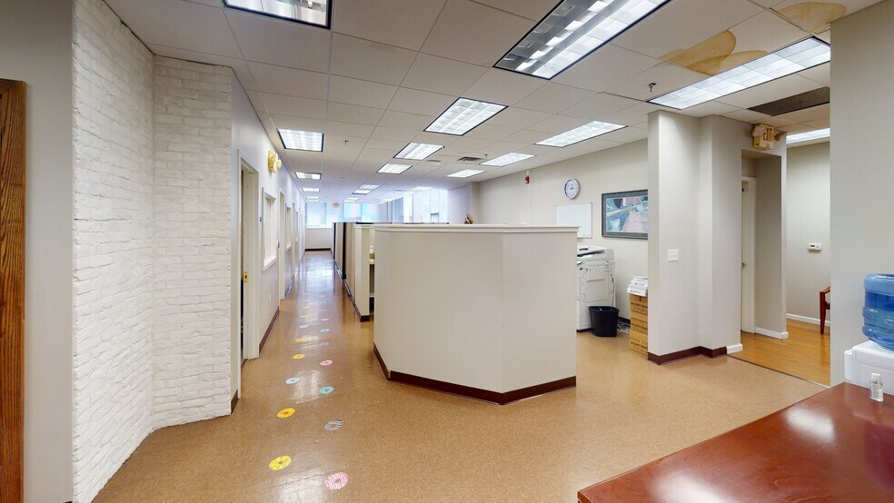 More Photos Of 860 Welsh Rd, Huntingdon Valley Manufacturing For Lease