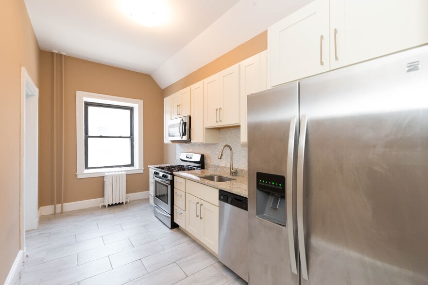 More Photos Of 18 W Franklin St, Baltimore Office Residential For Sale