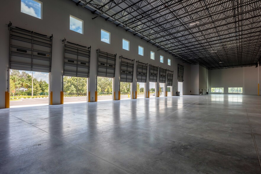 Primary Photo Of 5402-5424 Hangar Ct, Tampa Distribution For Lease