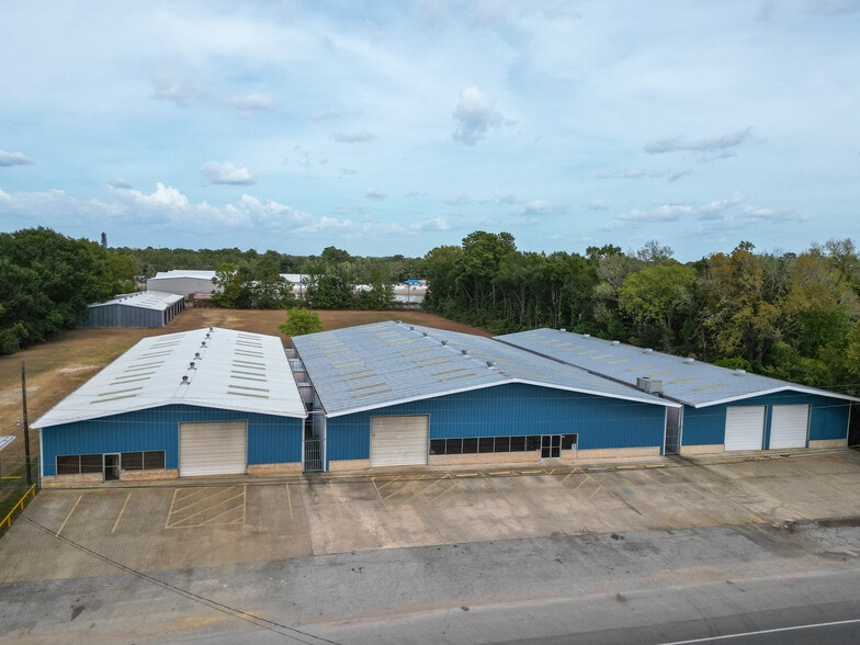 More Photos Of 213 FM 1314, Conroe Manufacturing For Lease