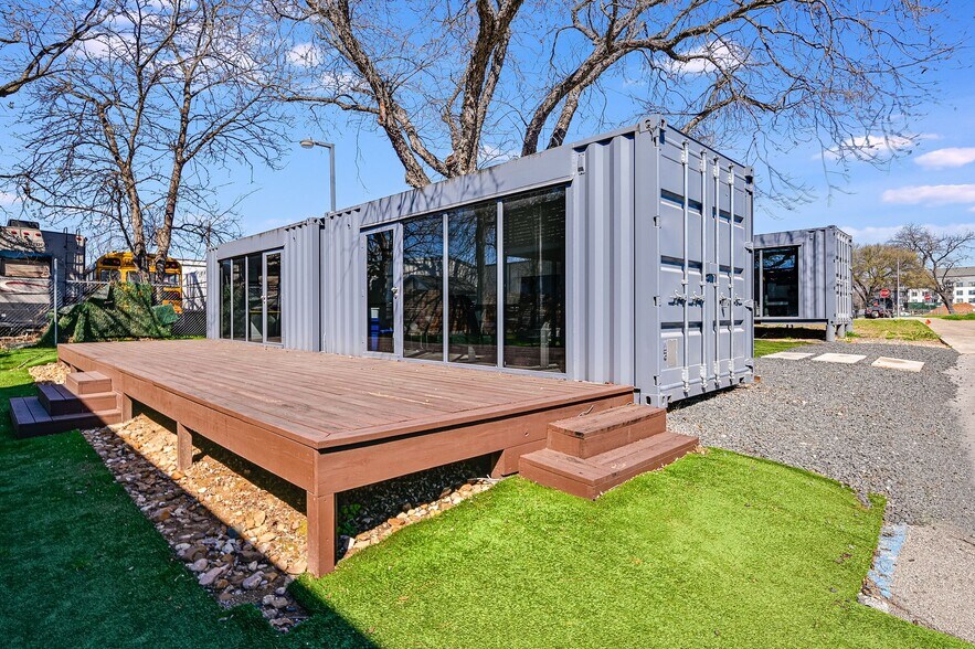 More Photos Of 5323 Levander Loop, Austin Office For Sale