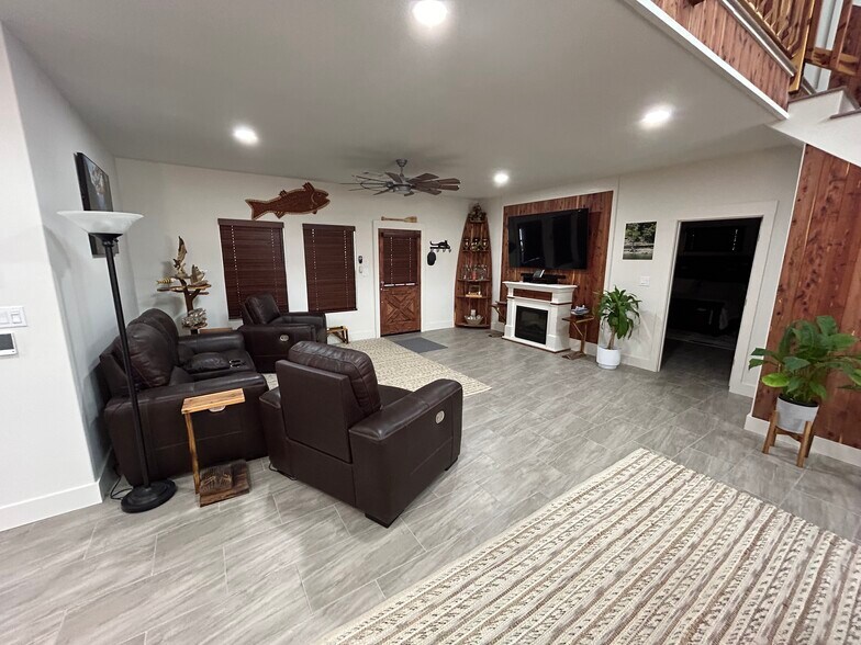 More Photos Of 141 County Road 851, Elizabeth Hotel For Sale