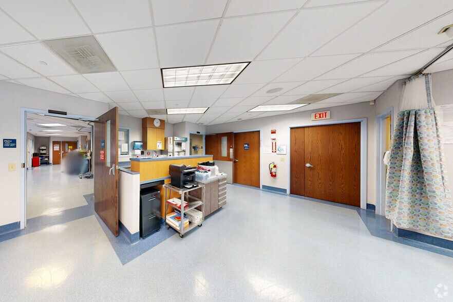More Photos Of 555 Kinderkamack Rd, Oradell Medical For Sale