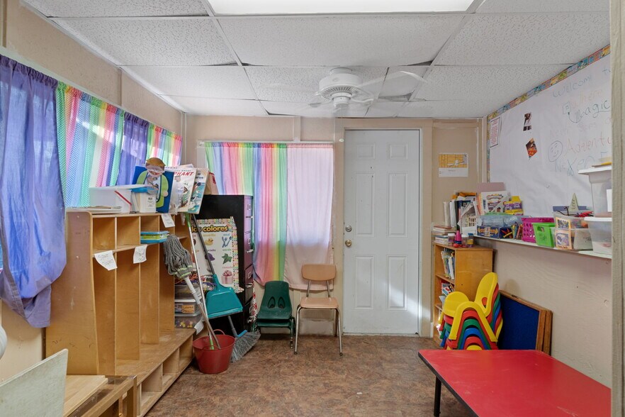 More Photos Of 639 NE 1st St, Crystal River Daycare Center For Sale