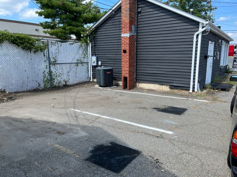 More Photos Of 7229 Little River Tpke, Annandale Storefront Retail Office For Sale