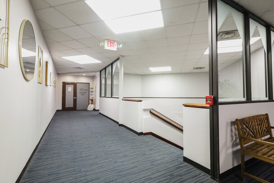 More Photos Of 4000 Garth Rd, Baytown Medical For Sale