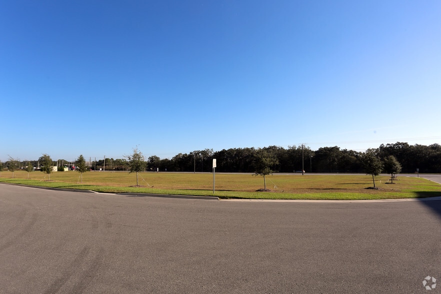 More Photos Of 201 S County Line Rd, Plant City Unknown For Lease