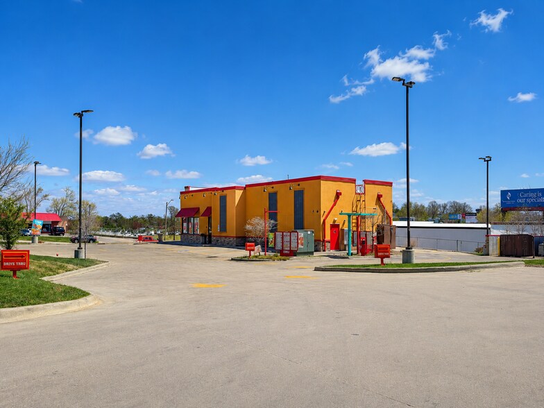 More Photos Of 3401 E Ave NW, Cedar Rapids Fast Food For Lease