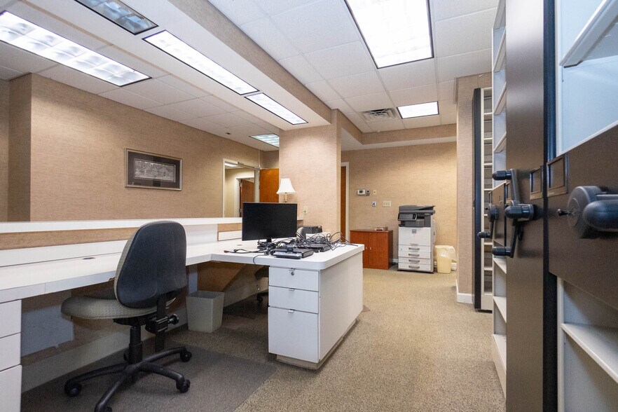 More Photos Of 120 Trinity Pl, Athens Medical For Sale