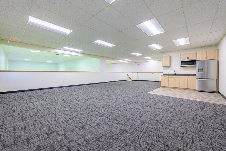 More Photos Of 541 8th E st, Hector Industrial For Sale