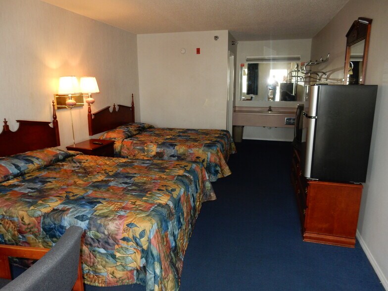 More Photos Of 3500 Green Mountain Dr, Branson Hotel For Sale