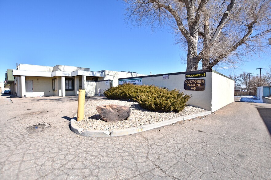 More Photos Of 2400-2408 8th Ave, Greeley Storefront Retail Office For Lease