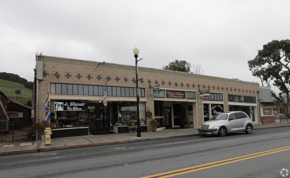 More Photos Of 37372-37390 Niles Blvd, Fremont Storefront For Sale