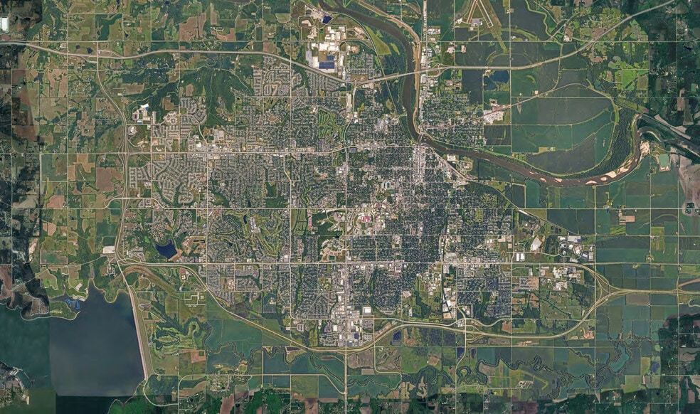 More Photos Of 2201 W 25th St, Lawrence Office For Sale