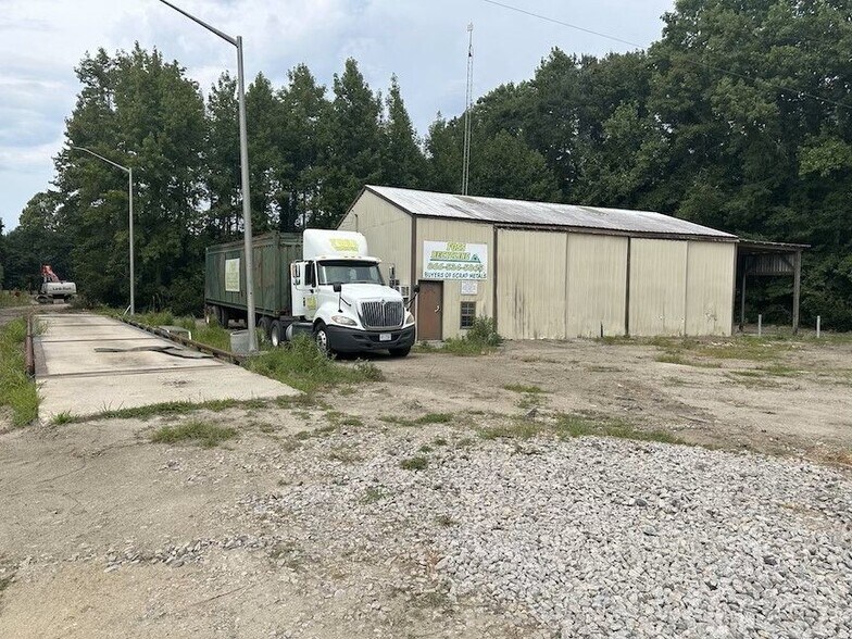 Primary Photo Of 812 St Paul Rd, Belhaven Industrial For Sale