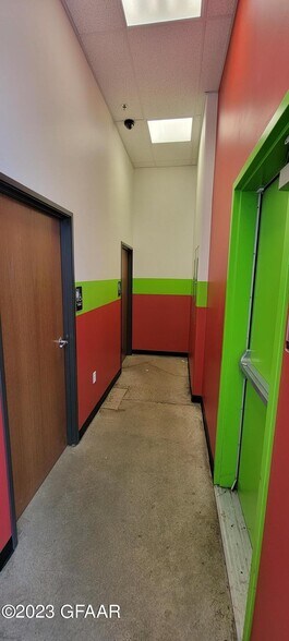 More Photos Of 3221 32nd Ave S, Grand Forks Unknown For Lease