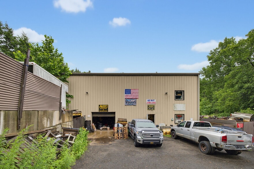 More Photos Of 428 Railroad St, Thomaston Industrial For Sale