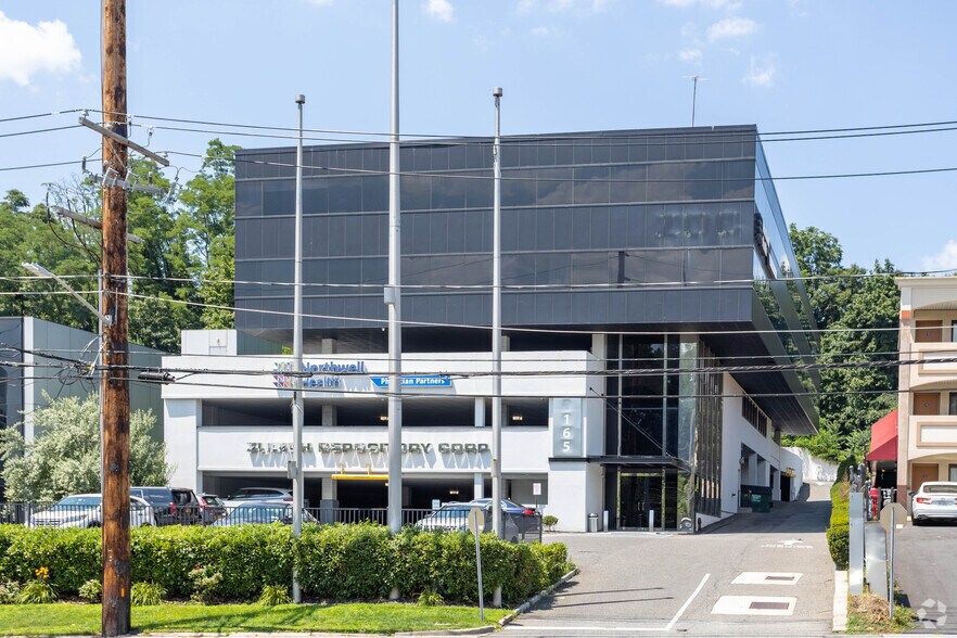 More Photos Of 1165 Northern Blvd, Manhasset Office For Sale