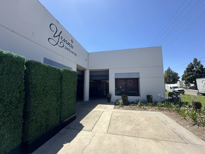More Photos Of 1850 W Collins Ave, Orange Manufacturing For Lease