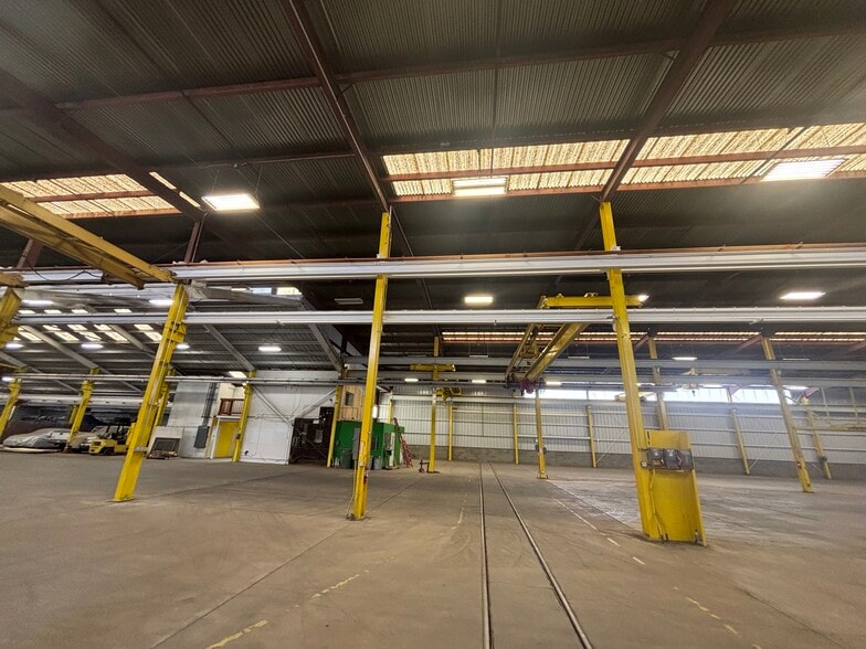More Photos Of 8845 Elder Creek Rd, Sacramento Warehouse For Lease