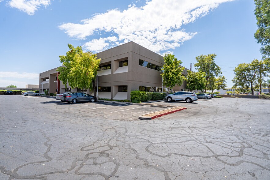 More Photos Of 13951 N Scottsdale Rd, Scottsdale Office For Lease