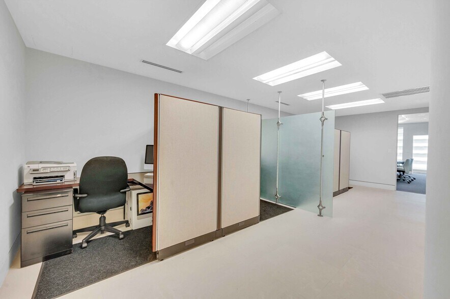 More Photos Of 4621 Ponce De Leon Blvd, Coral Gables Office For Sale