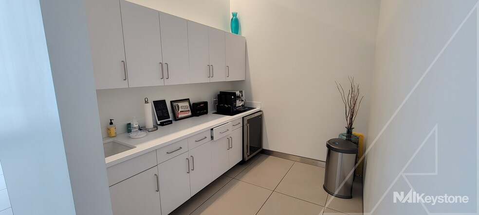 More Photos Of 290 Mundy St, Wilkes Barre Township Auto Dealership For Sale