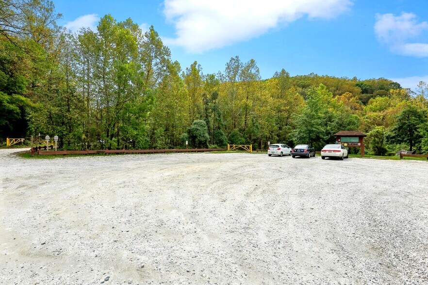 More Photos Of 9955 Belair Rd, Kingsville Flex For Lease