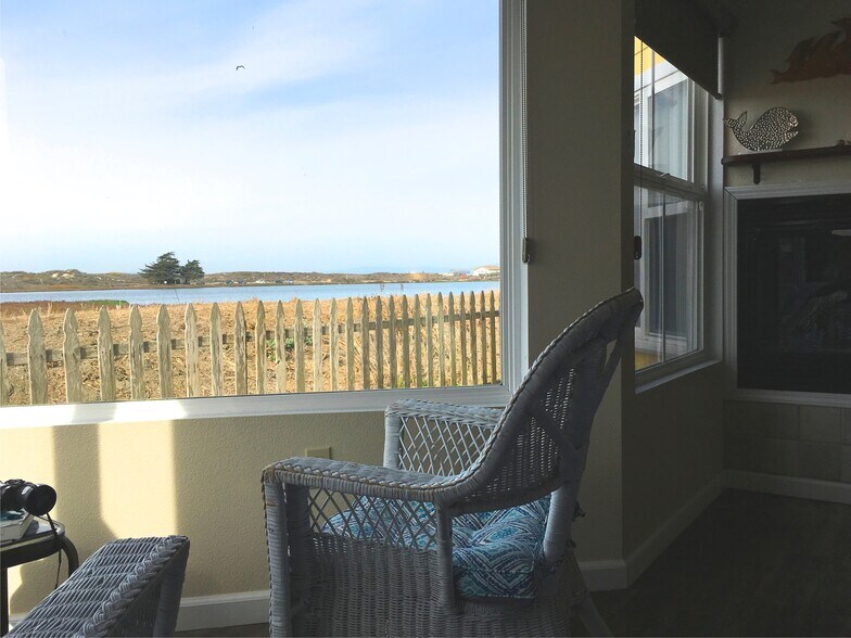 More Photos Of 8122 Moss Landing Rd, Moss Landing Hotel For Sale