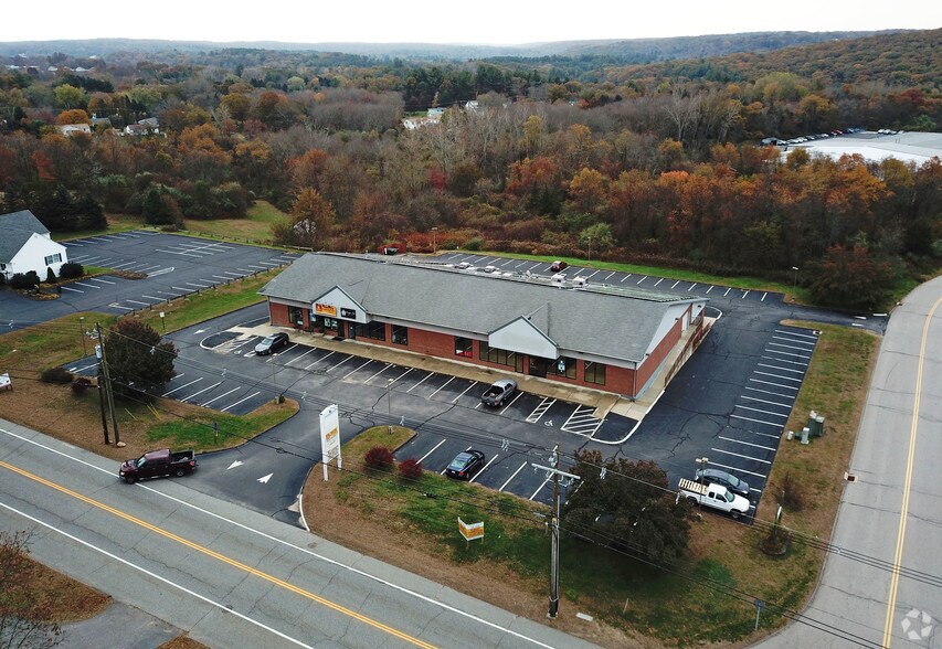 More Photos Of 199 Old Hartford Rd, Colchester Storefront Retail Office For Lease