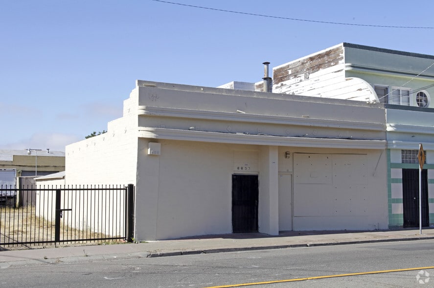 Primary Photo Of 6633 Foothill Blvd, Oakland Freestanding For Sale